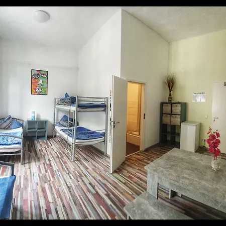 Hostel 199